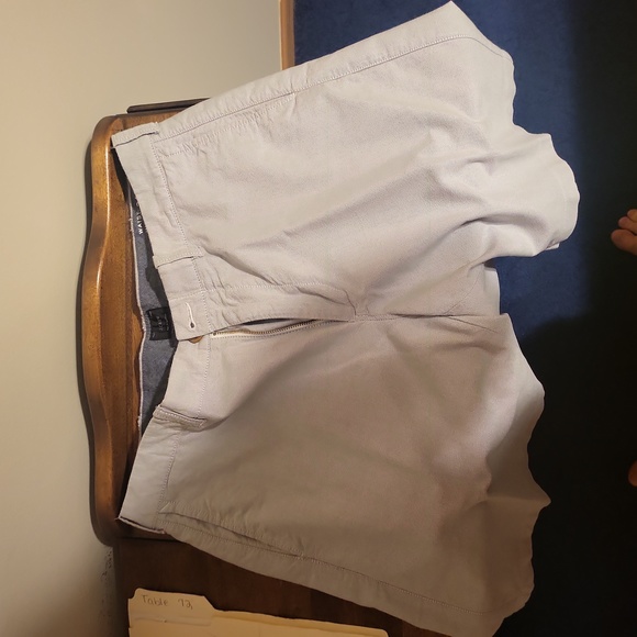 J Crew shorts. Lightly worn. Size 34 - Picture 3 of 3